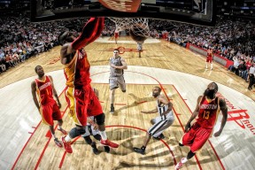 开云中国大陆-_老鹰快攻突击，场面激烈精彩_，老鹰最快速度