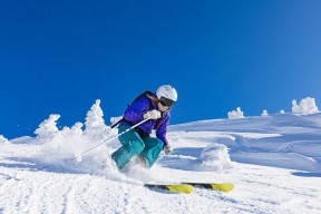 英超球队员工集体感染新冠，中超各队密切关注，英超受伤