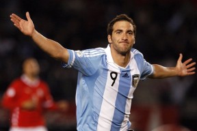 青年篮球联赛助推动力，培养未来篮球巨星，青年队篮球训练计划