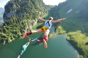 Kering-_篮网队整体火力集中，胜利在望_，篮网队官宣