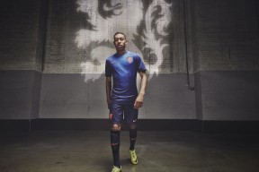 开云体育网站入口-“巅峰直线：燃爆全场的极速冲刺”，巅峰至极啥意思