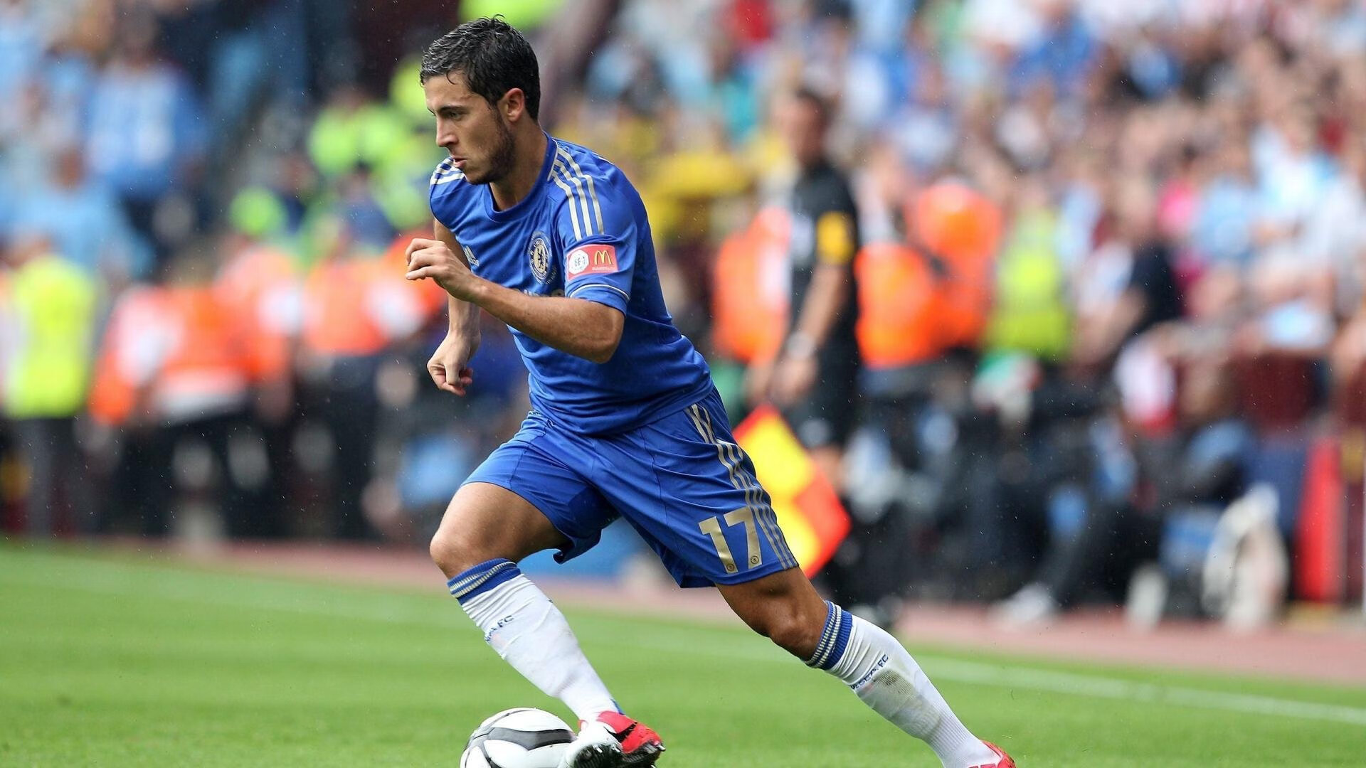 意甲龙争虎斗，比分1-1，激烈抢断频繁，关键数据：场均控球时间超过60%